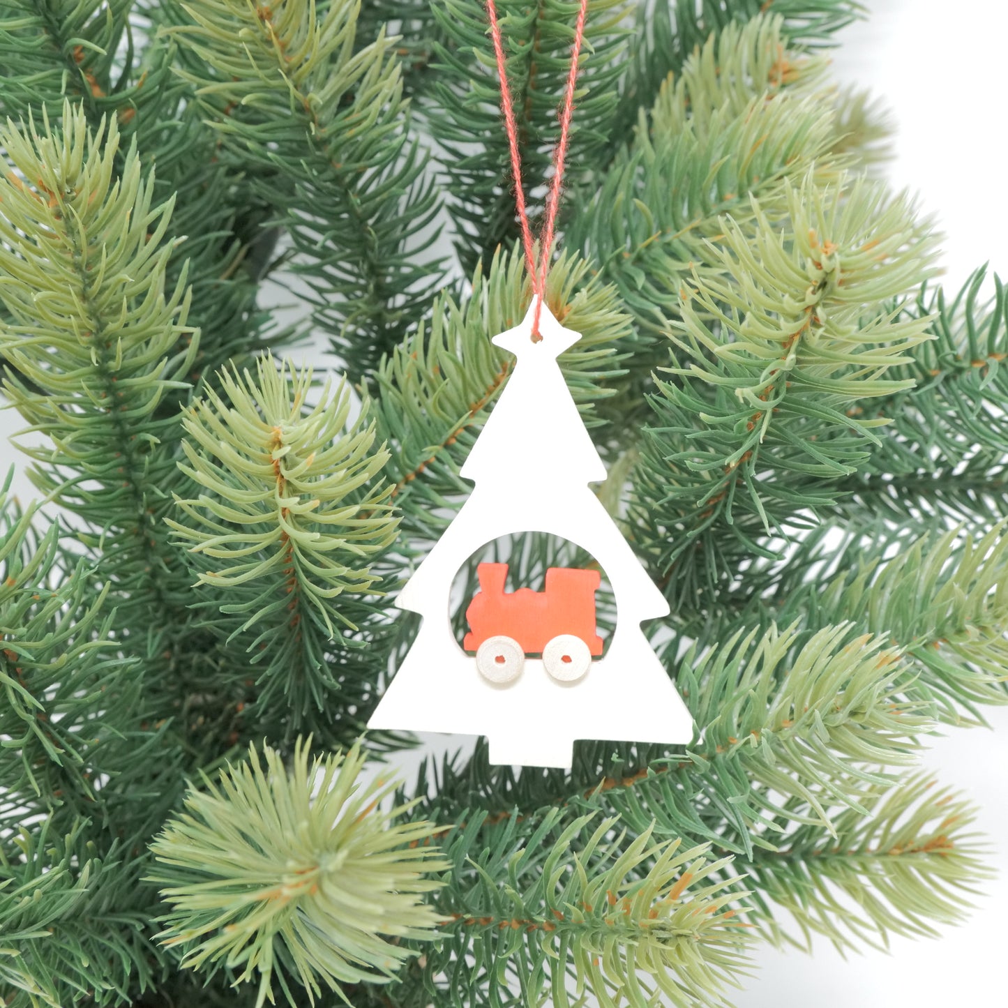 R-5 オーナメント ツリーの中の汽車